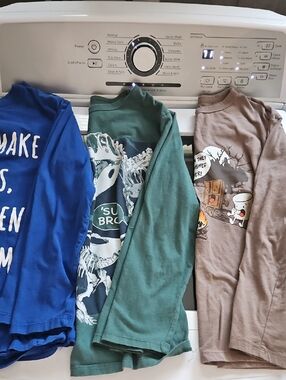 Size Medium (7/8) The Children's Place Long-Sleeve Graphic Tee Bundle